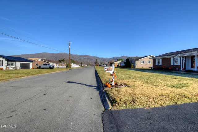 $394,900 | 153 Southgate Drive, Elizabethton, TN 37643