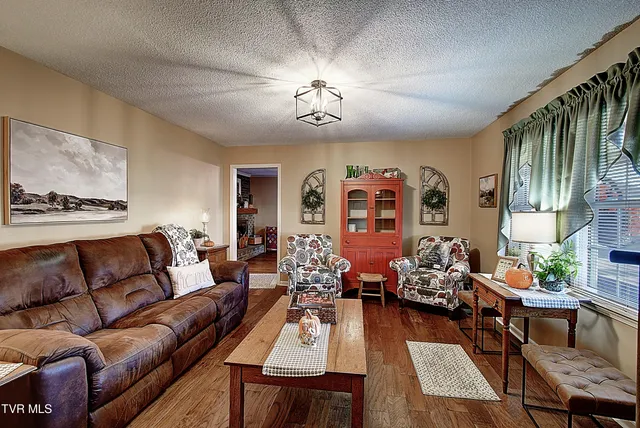 $394,900 | 153 Southgate Drive, Elizabethton, TN 37643