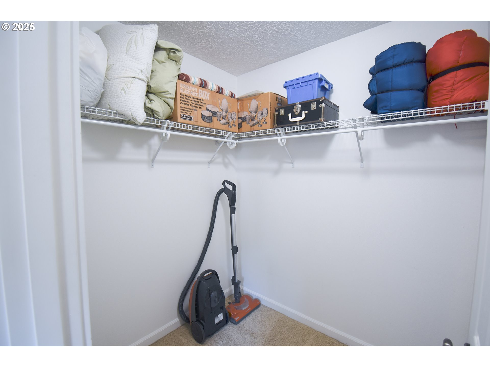 45 Katani Lane Cascade Locks, OR 97014 - Photo 15 of 28 a close view of shoes