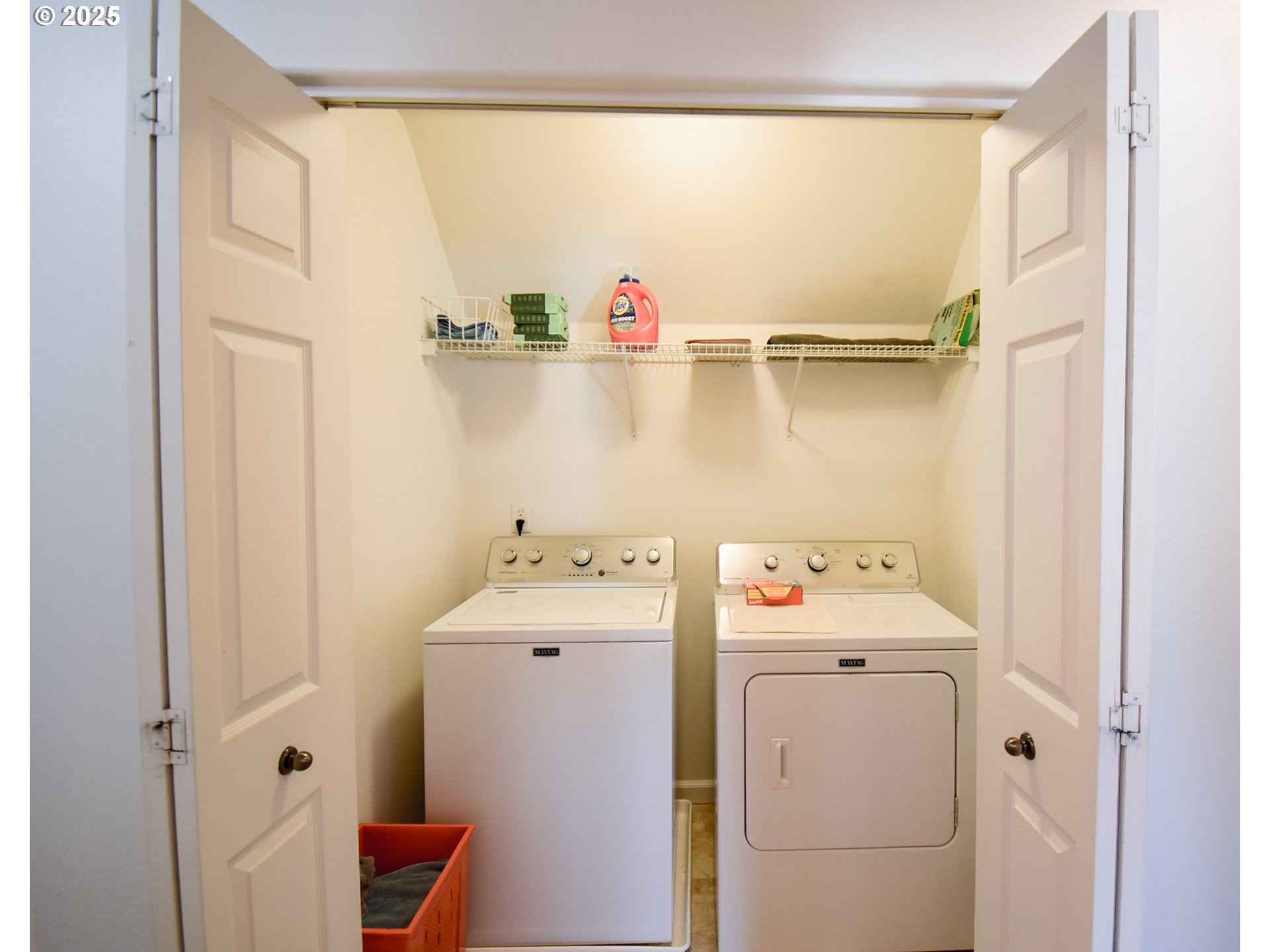 45 Katani Lane Cascade Locks, OR 97014 - Photo 16 of 28 a utility room with dryer and washer