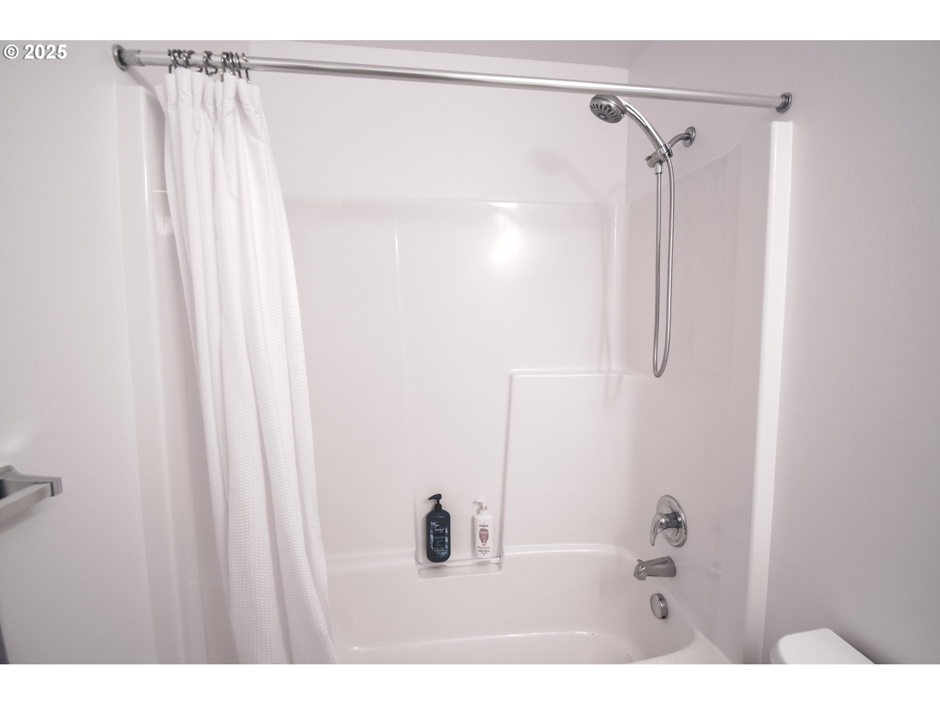 45 Katani Lane Cascade Locks, OR 97014 - Photo 18 of 28 a bathroom with a shower and a sink