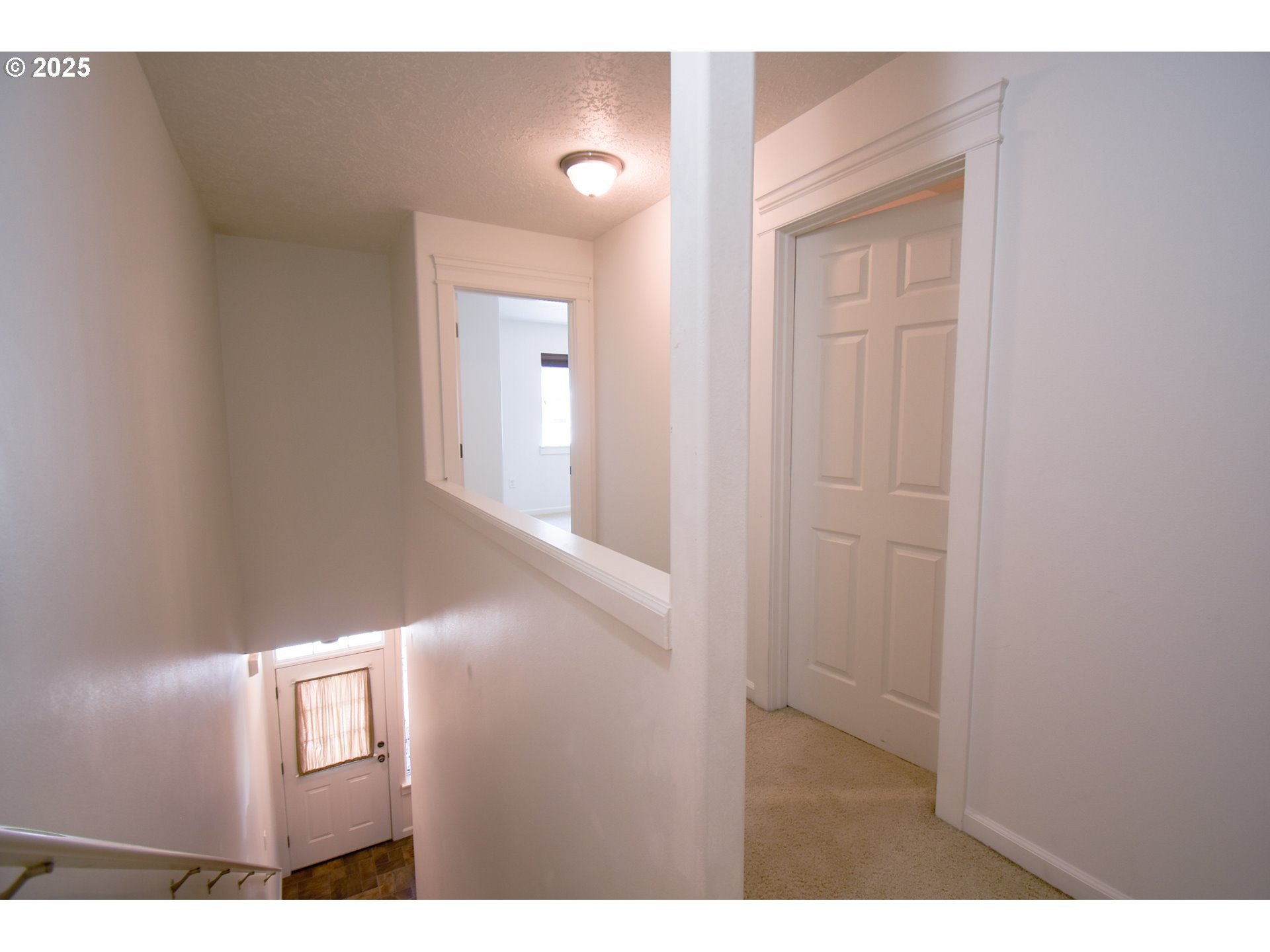 45 Katani Lane Cascade Locks, OR 97014 - Photo 7 of 28