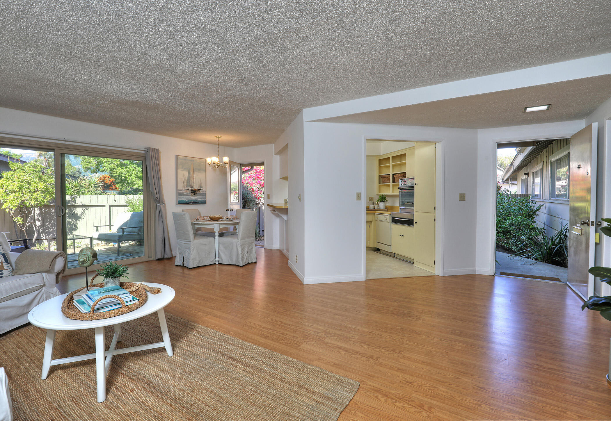 5808 Encina Road, Unit 1 Goleta, CA 93117 - Photo 5 of 23 Slider to patio