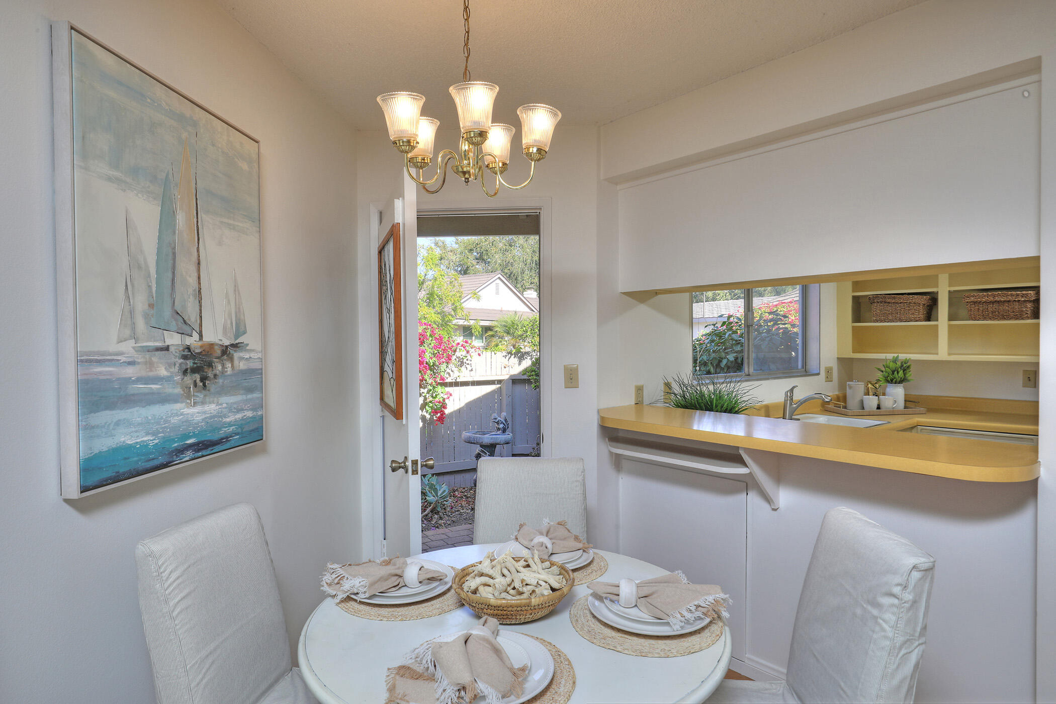 5808 Encina Road, Unit 1 Goleta, CA 93117 - Photo 6 of 23 Dining area