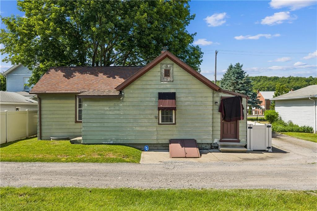 381 State Avenue Beaver, PA 15009 - Photo 6 of 23