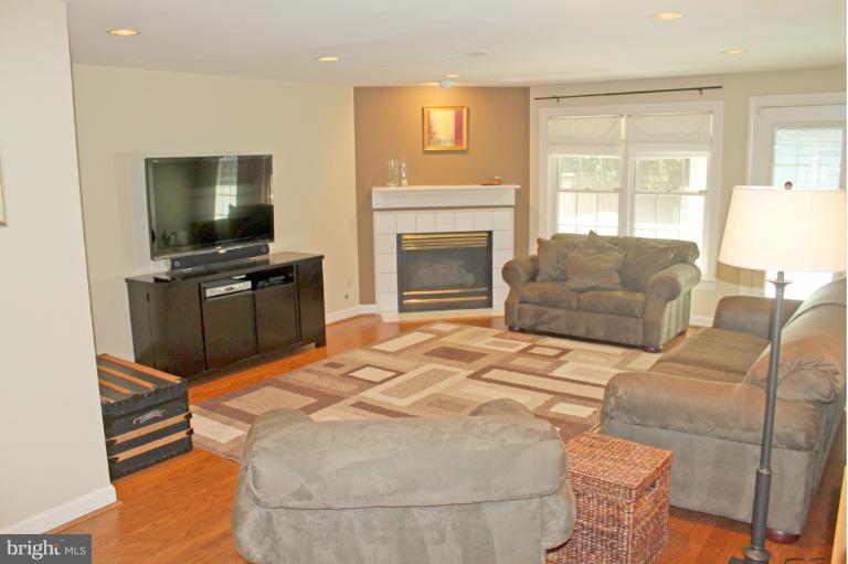 3603 Ransom Place Alexandria, VA 22306 - Photo 17 of 30 Family room w/ gas fireplace