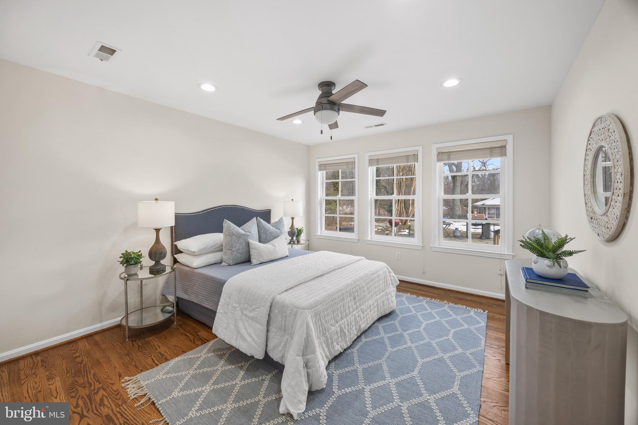 1701 River Road Annapolis, MD 21409 - Photo 11 of 35 Main level Primary bedroom