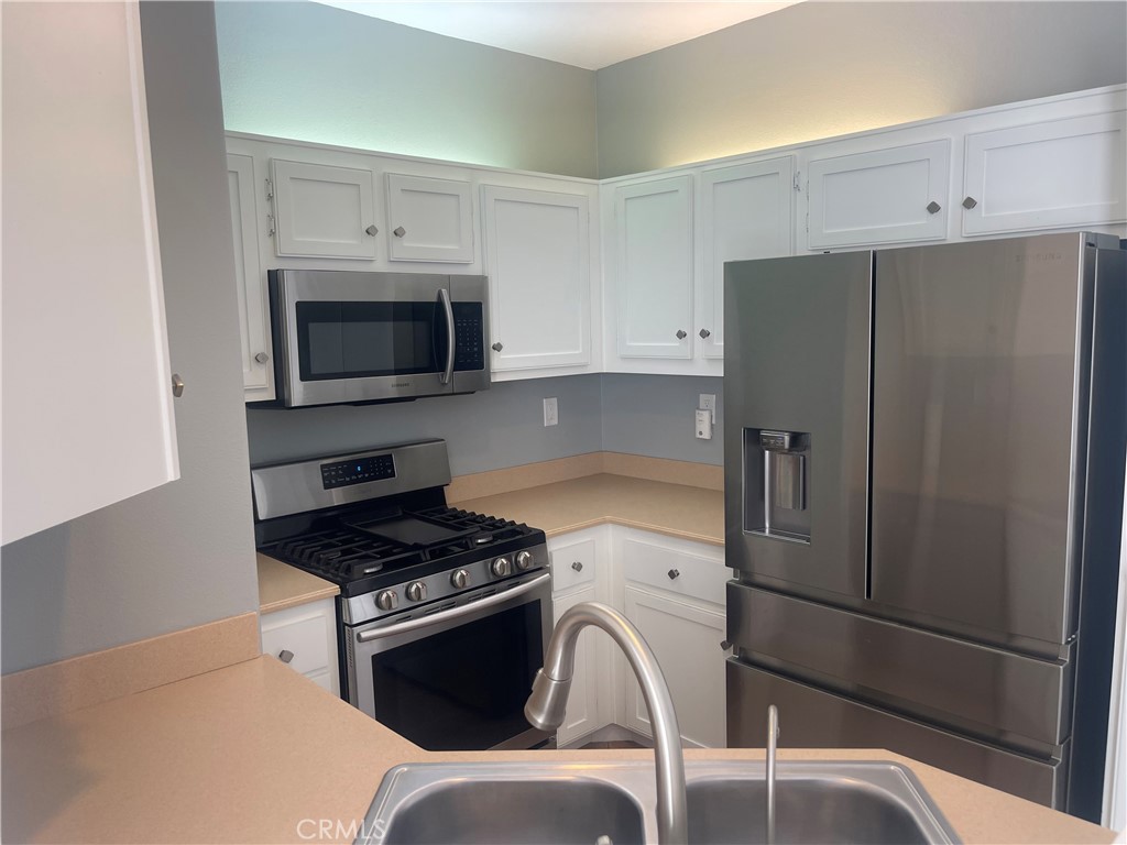 1702 Elk Grove Irvine, CA 92618 - Photo 6 of 17