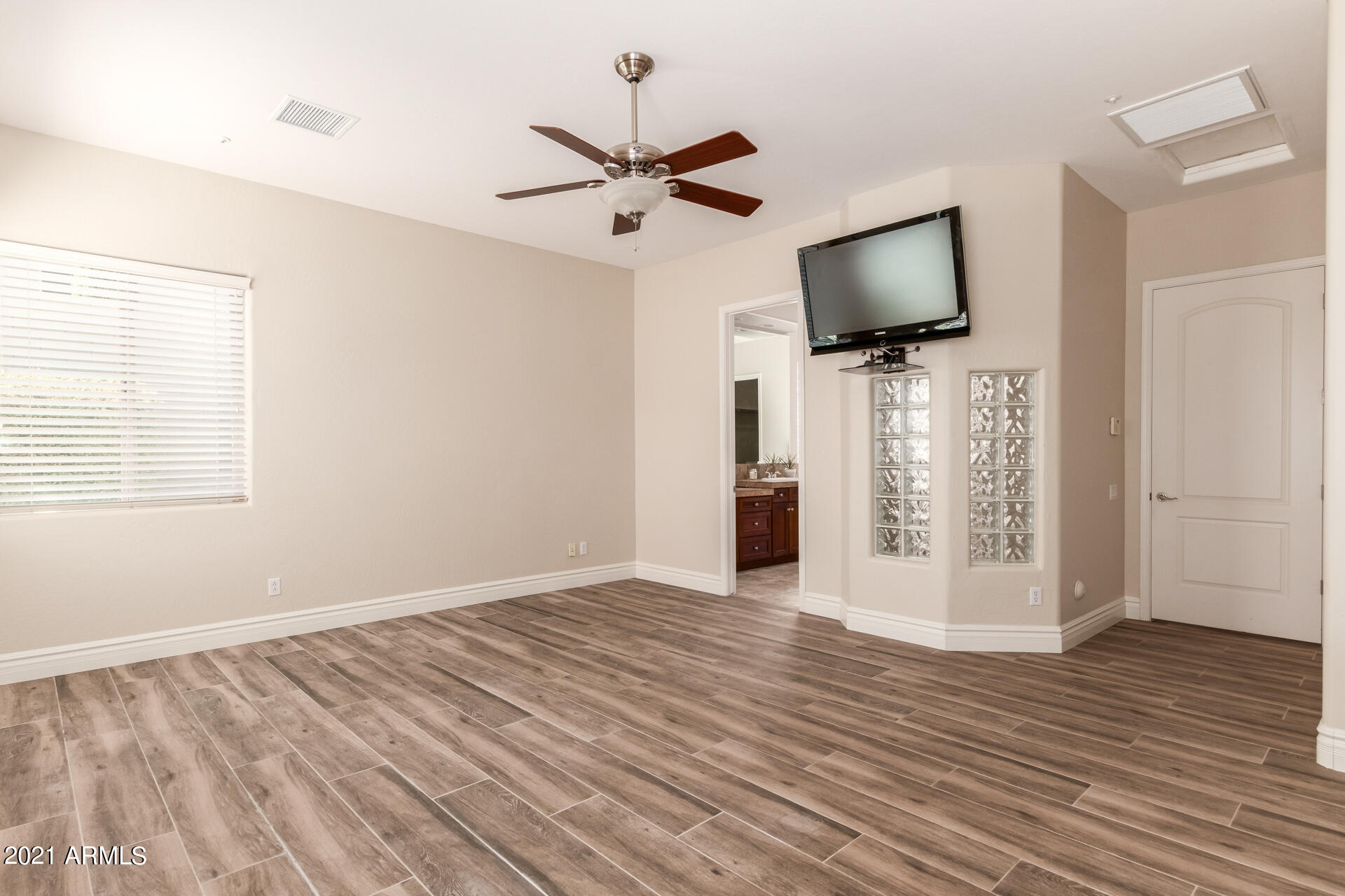 8665 West Rowel Road Peoria, AZ 85383 - Photo 22 of 55 0022-22 Rowel 8665