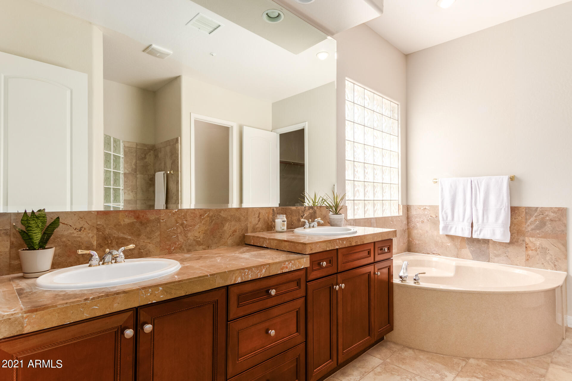 8665 West Rowel Road Peoria, AZ 85383 - Photo 24 of 55 0024-24 Rowel 8665
