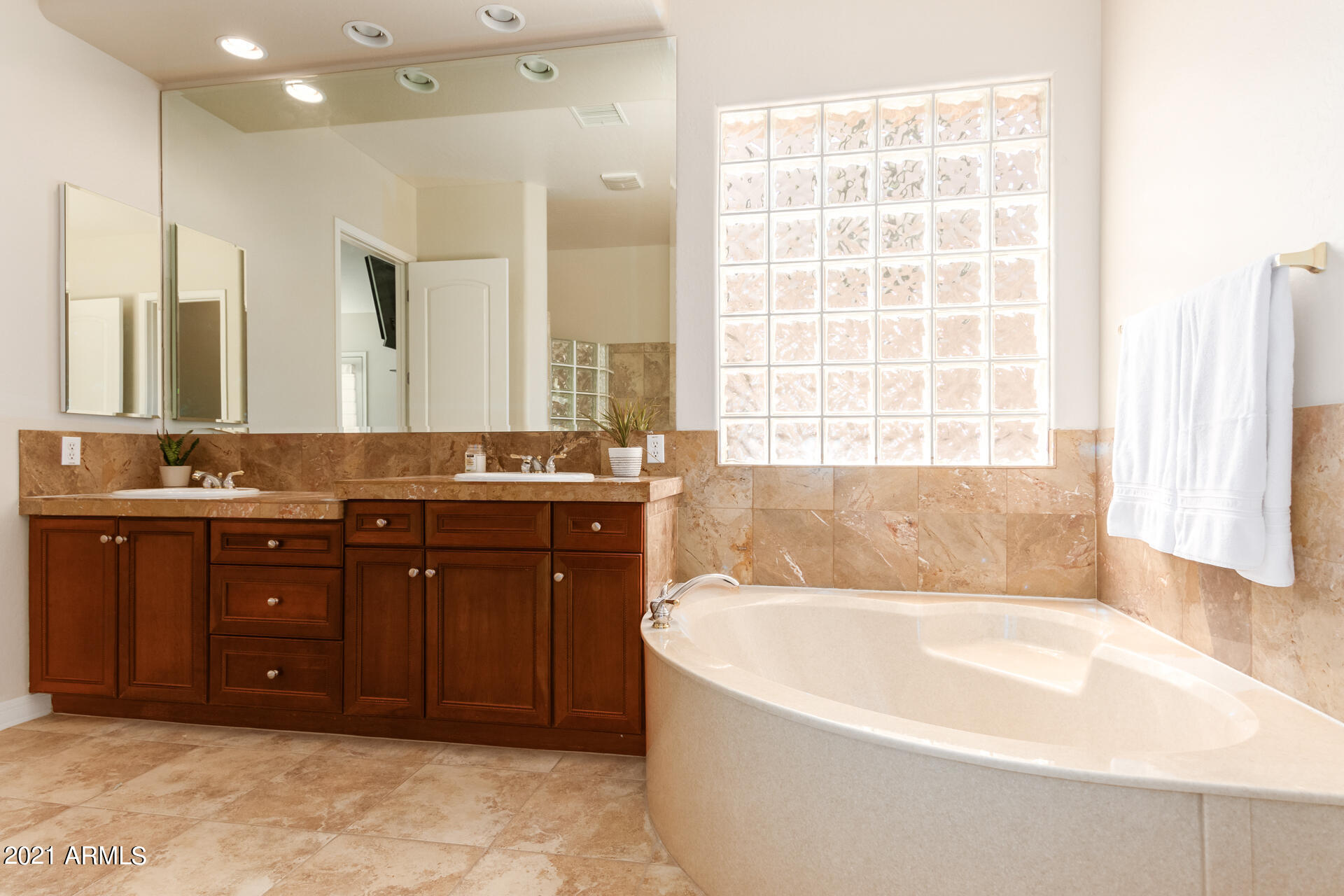 8665 West Rowel Road Peoria, AZ 85383 - Photo 25 of 55 0025-25 Rowel 8665