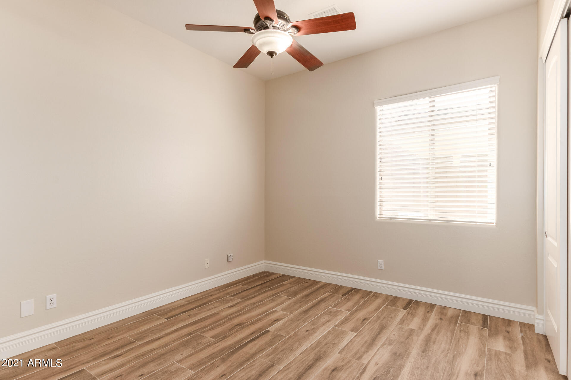 8665 West Rowel Road Peoria, AZ 85383 - Photo 29 of 55 0029-29 Rowel 8665