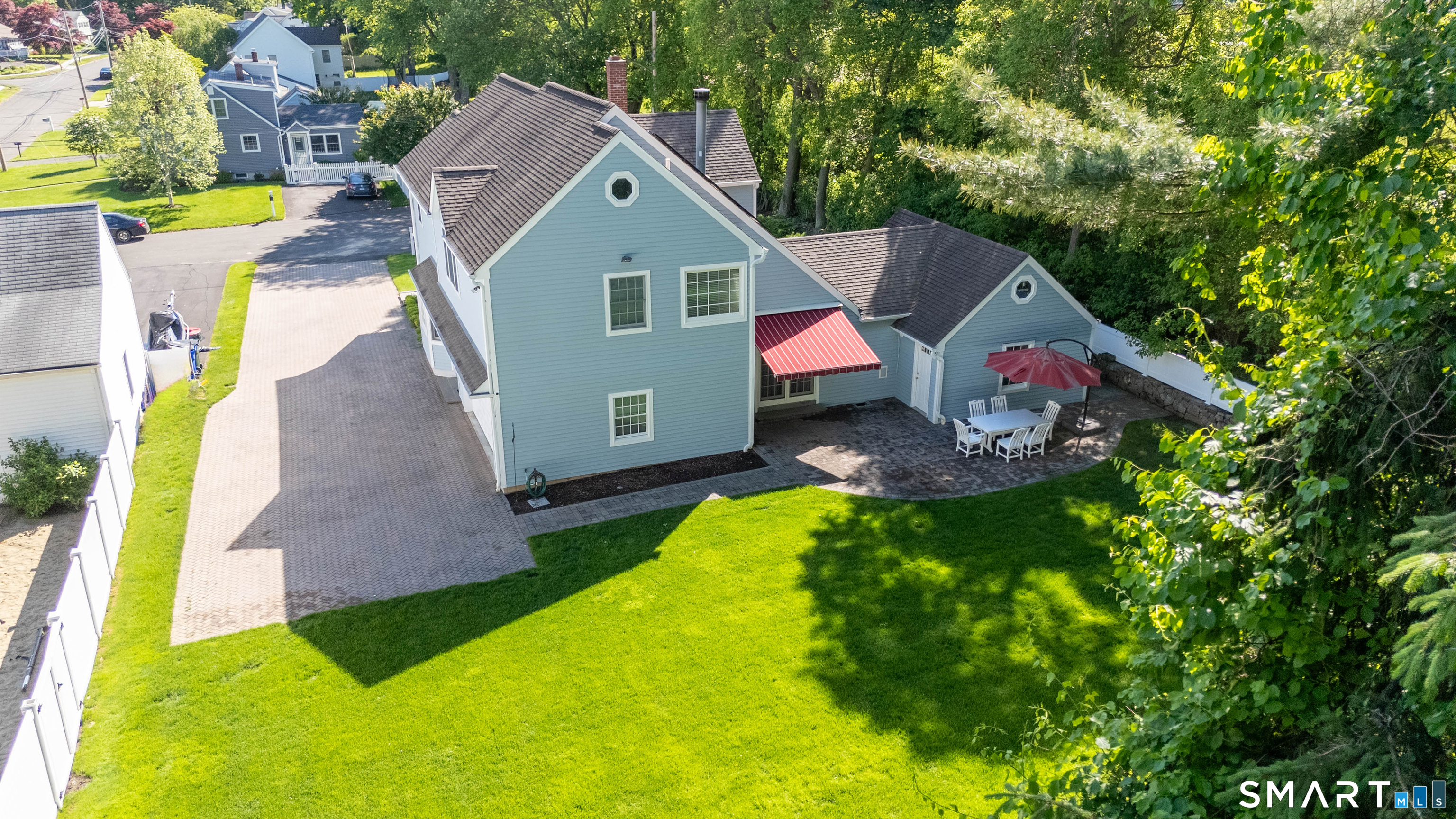 274 Valley View Road Fairfield, CT 06824 - Photo 4 of 36