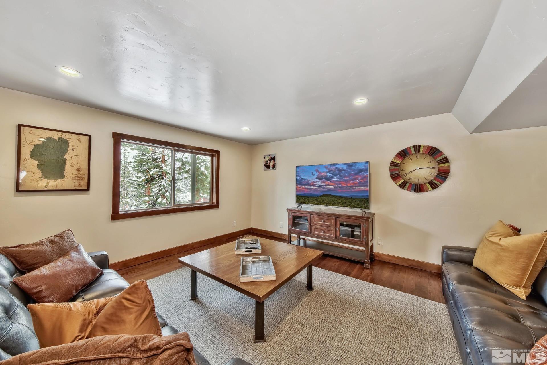 333 Ute Way Stateline, NV 89449 - Photo 32 of 40 a living room with furniture and a flat screen tv