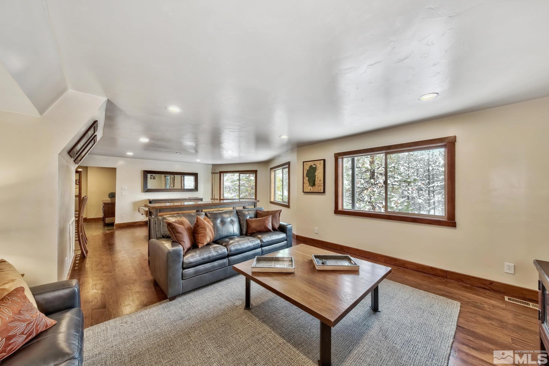 333 Ute Way Stateline, NV 89449 - Photo 33 of 40 a living room with furniture and a table