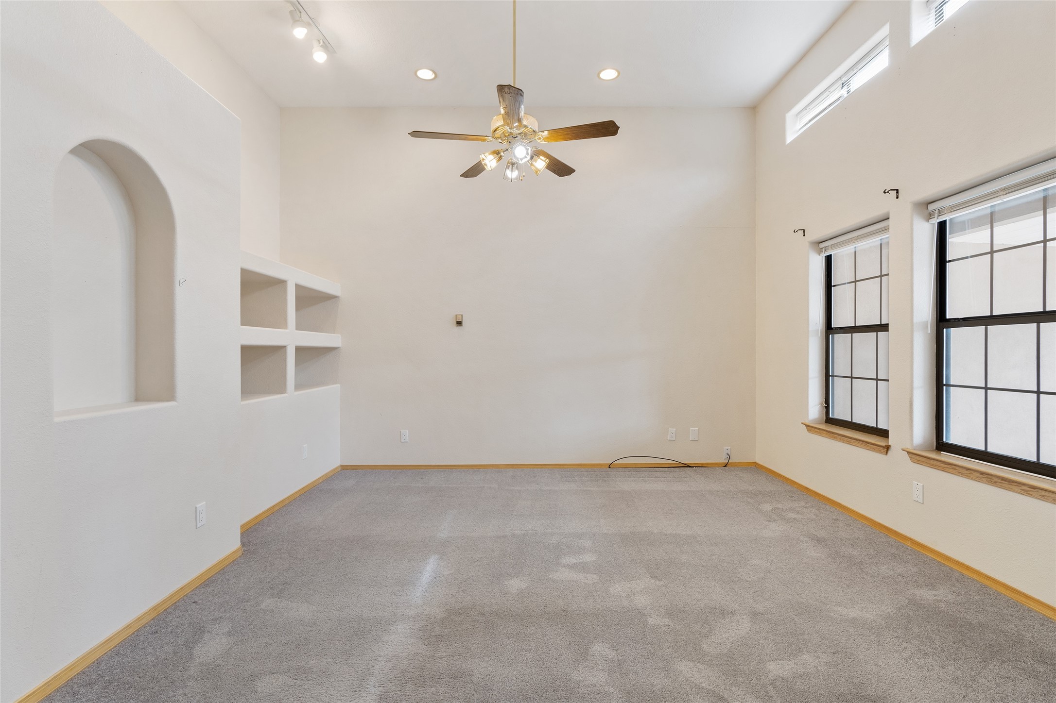 7501 Snow Blossom Road Santa Fe, NM 87507 - Photo 20 of 31 Den/Media room