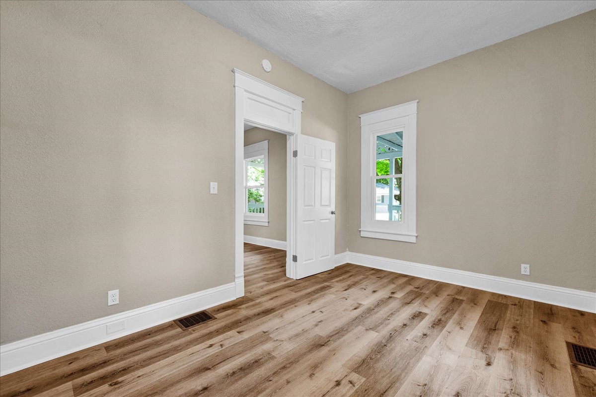 508 South Grant Street Sullivan, IL 61951 - Photo 11 of 23