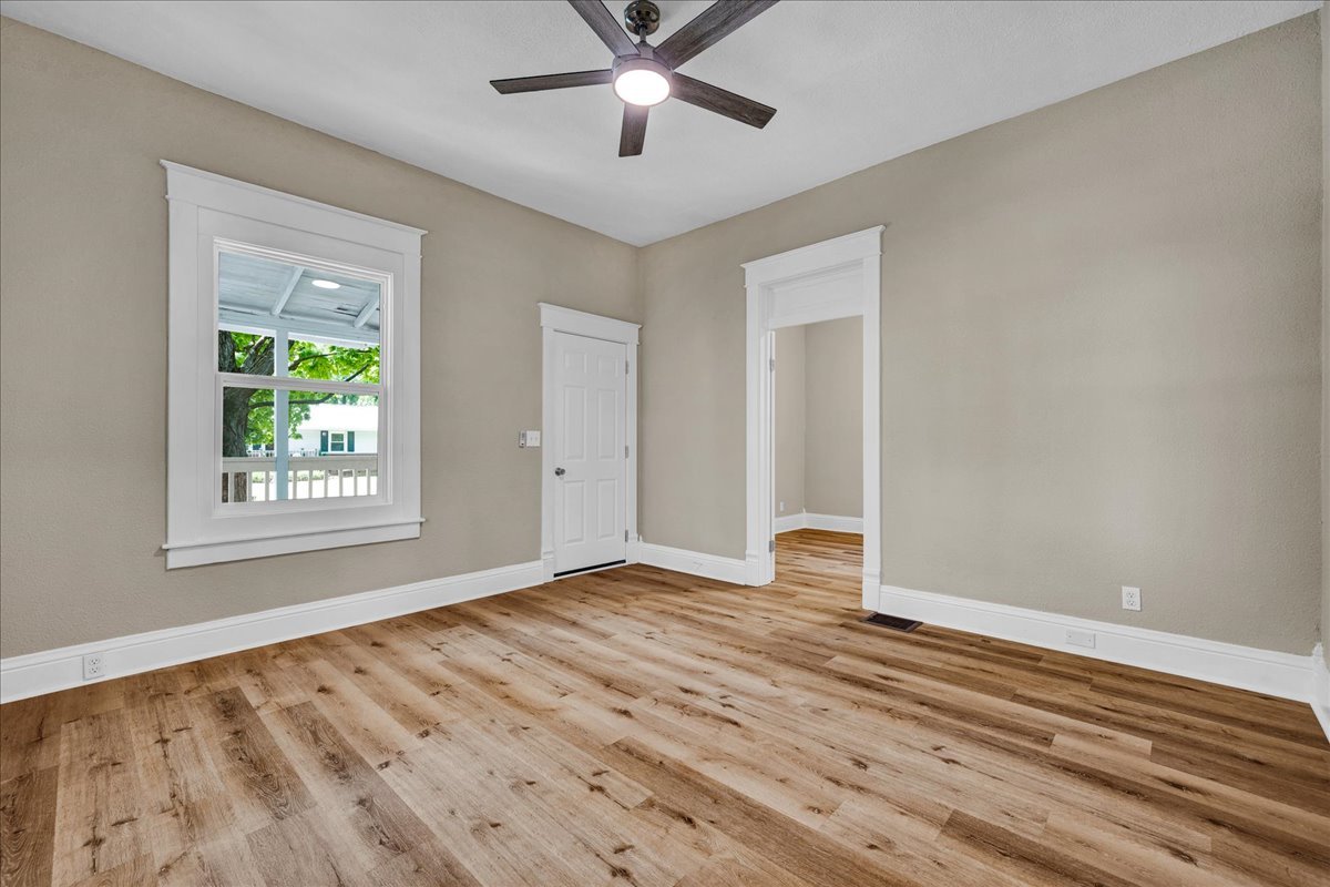 508 South Grant Street Sullivan, IL 61951 - Photo 3 of 23