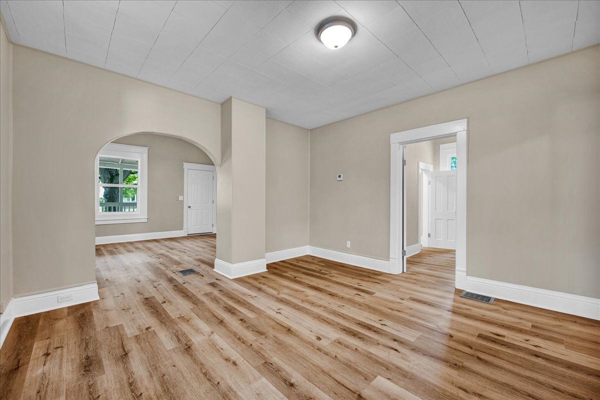 508 South Grant Street Sullivan, IL 61951 - Photo 5 of 23