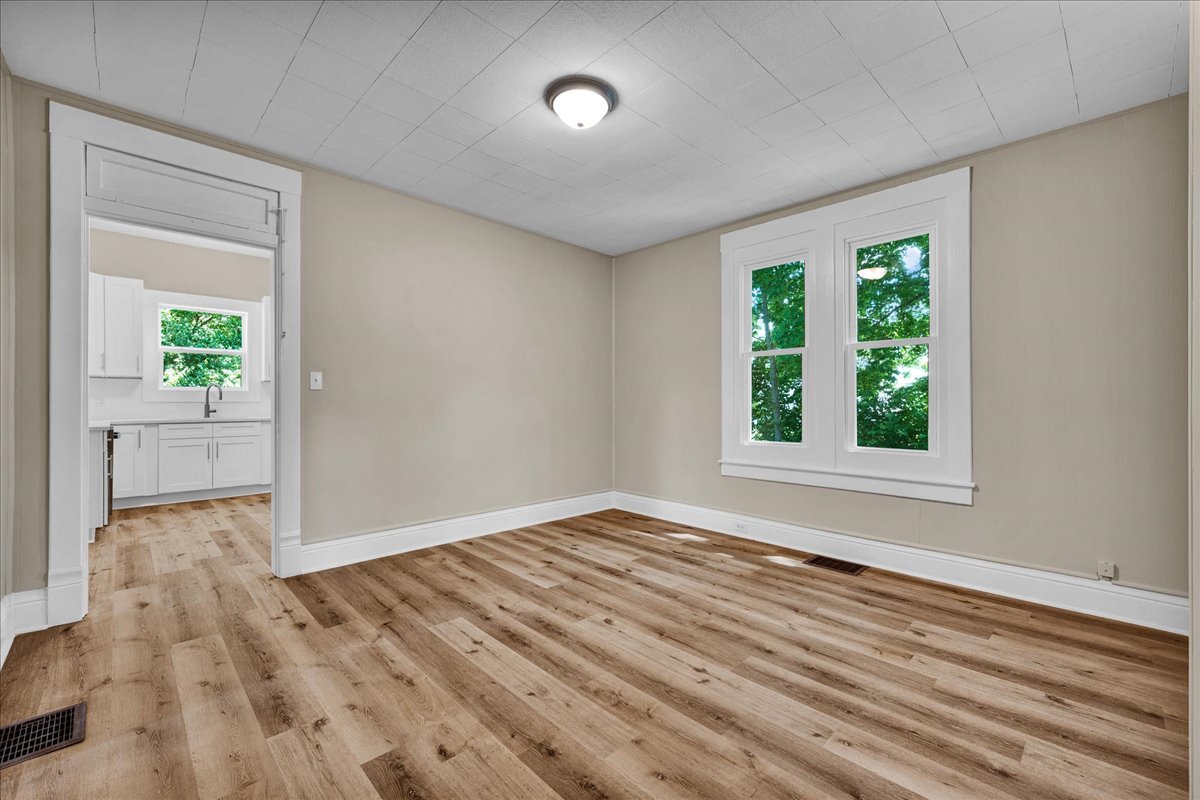 508 South Grant Street Sullivan, IL 61951 - Photo 6 of 23