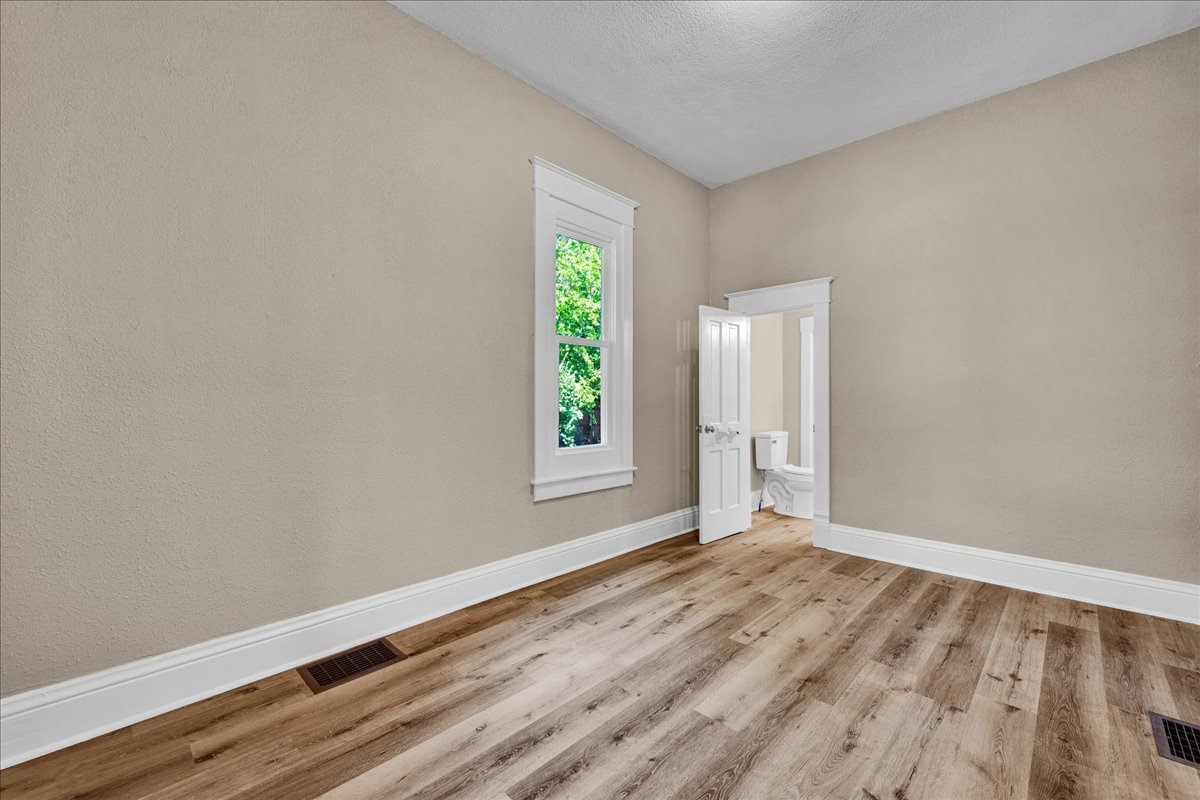 508 South Grant Street Sullivan, IL 61951 - Photo 10 of 23