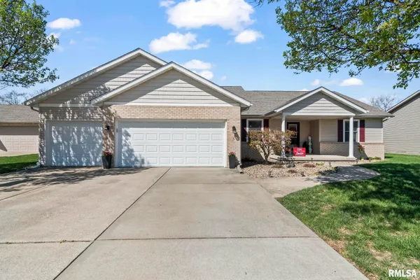 $319,900 | 505 Willows Avenue, Chatham, IL 62629