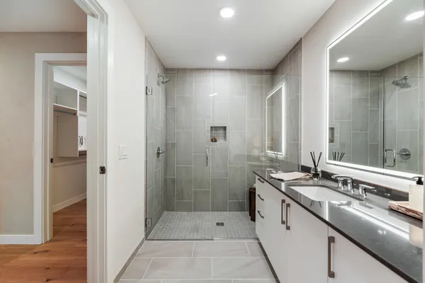 $2,438,144 | 1212 Demonbreun Street, Unit C2D (B), Nashville, TN 37203
