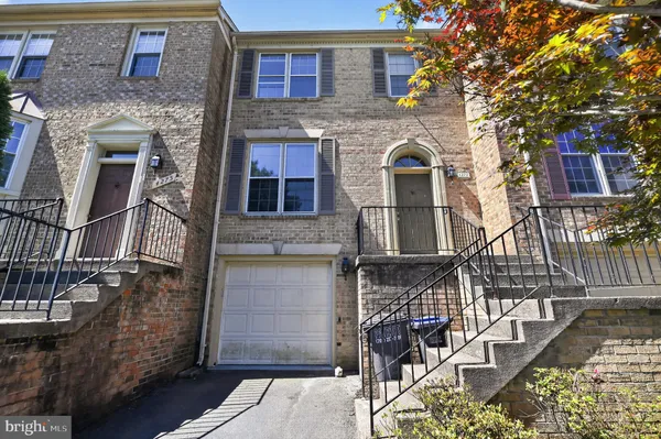 $3,400 | 4277 Fox Lake Drive, Fairfax, VA 22033