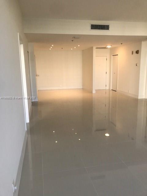251 Crandon Boulevard, Unit 535 Key Biscayne, FL 33149 - Photo 2 of 14 a view of a hallway