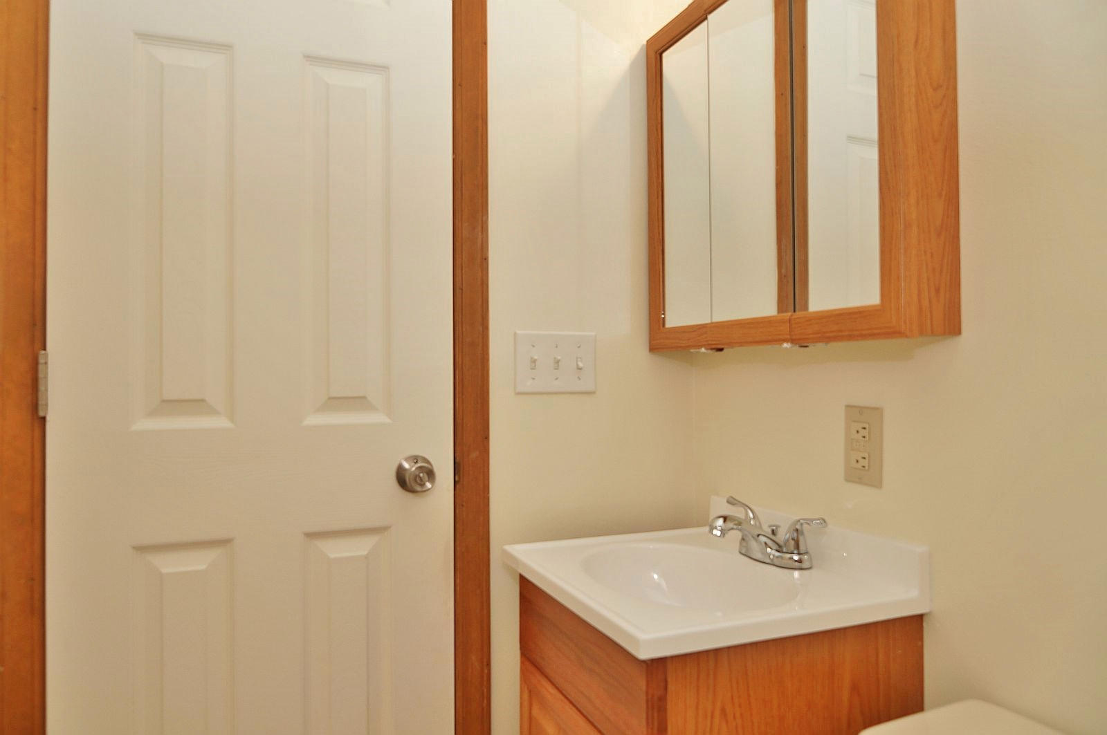 35 Oak Leaf Drive Blue Ridge, VA 24064 - Photo 18 of 36 a bathroom with a sink a toilet and a mirror