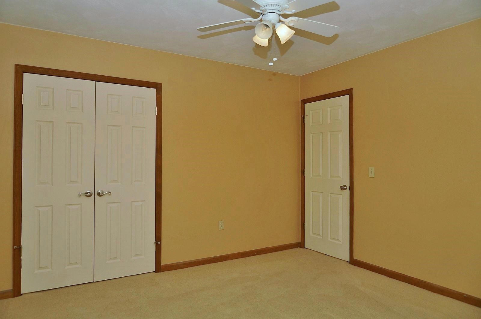 35 Oak Leaf Drive Blue Ridge, VA 24064 - Photo 21 of 36 a view of an empty room