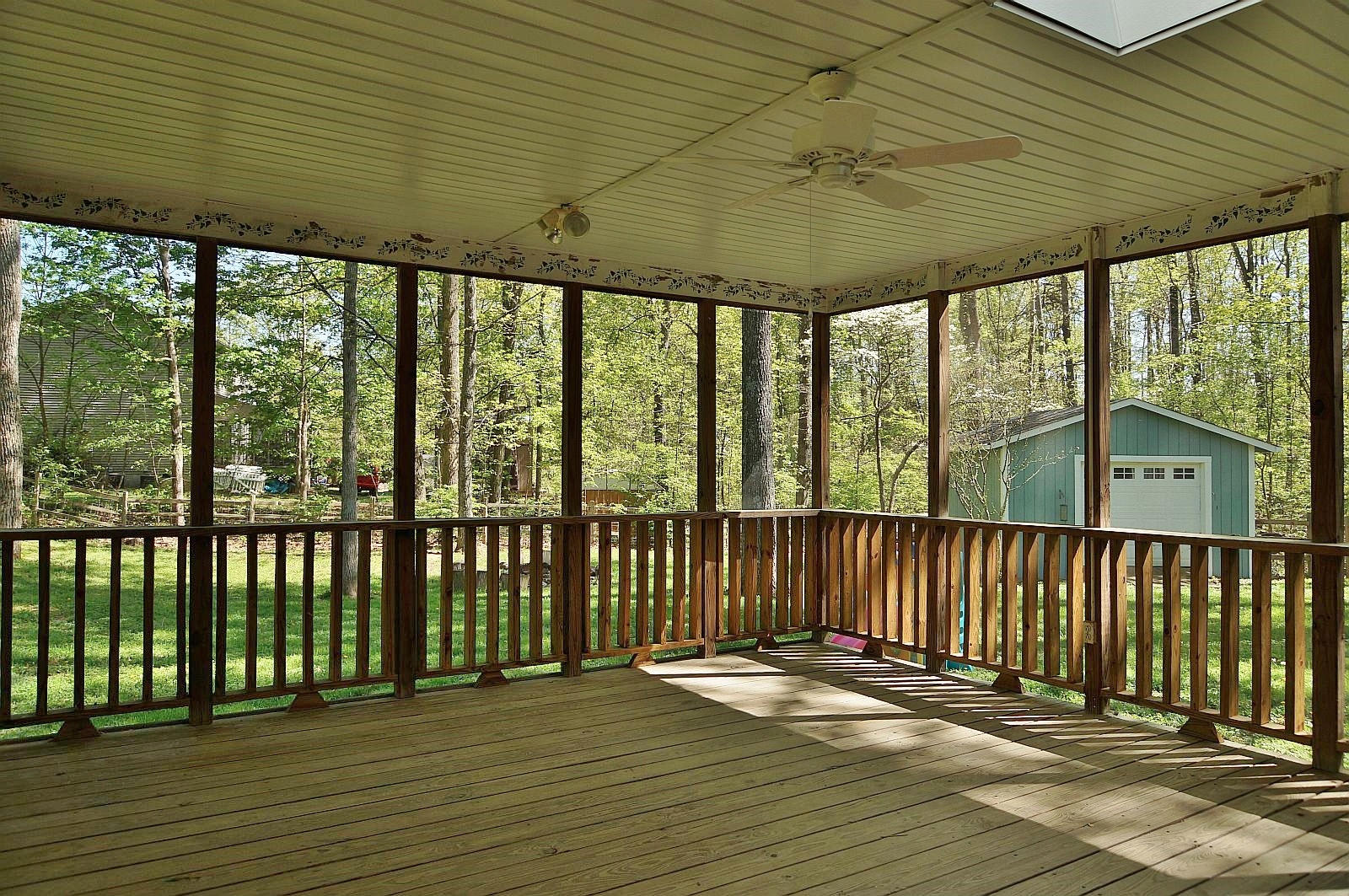 35 Oak Leaf Drive Blue Ridge, VA 24064 - Photo 29 of 36 a view of a roof deck
