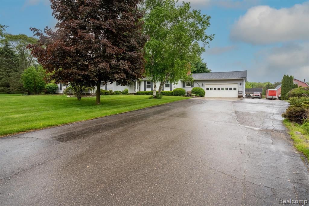 8320 Allen Road Fenton, MI 48430 - Photo 6 of 66