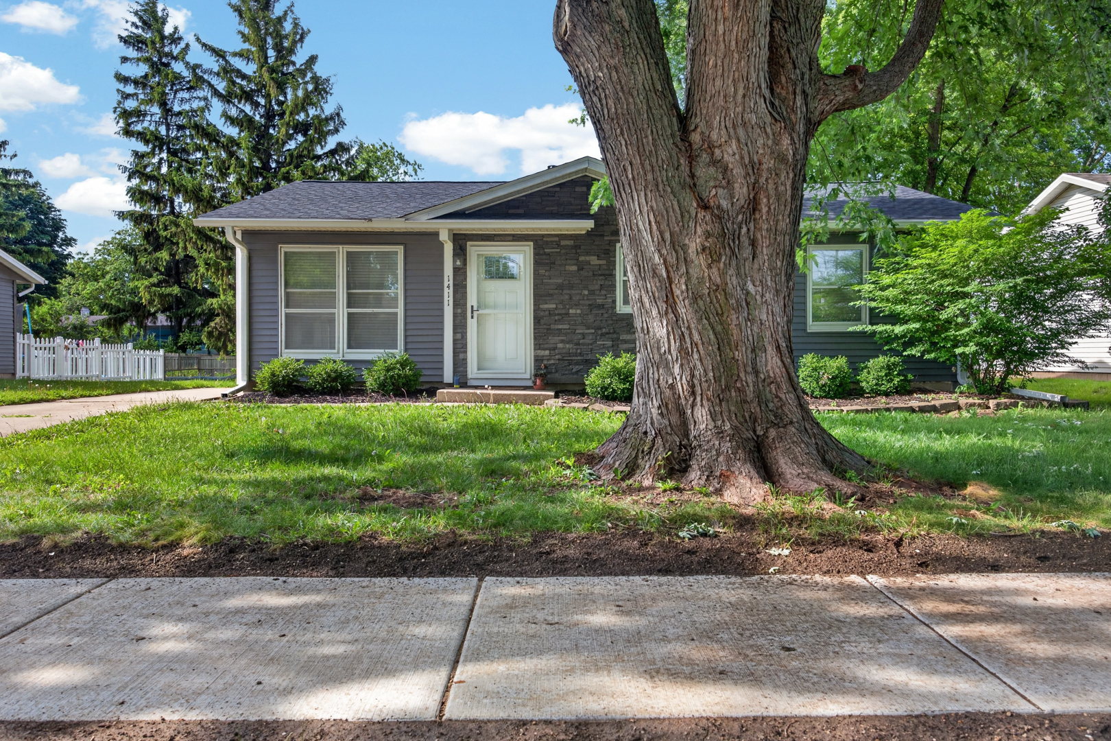 1411 Dillon Drive Normal, IL 61761 - Photo 2 of 35