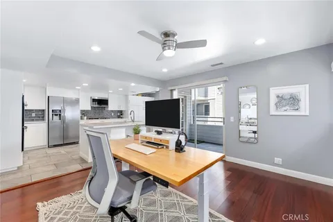 $819,000 | 23163 Mulholland Drive, Unit 6, Woodland Hills, CA 91364