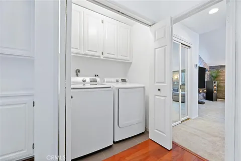 $819,000 | 23163 Mulholland Drive, Unit 6, Woodland Hills, CA 91364