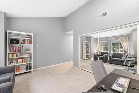 $819,000 | 23163 Mulholland Drive, Unit 6, Woodland Hills, CA 91364