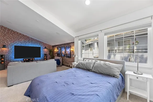 $819,000 | 23163 Mulholland Drive, Unit 6, Woodland Hills, CA 91364