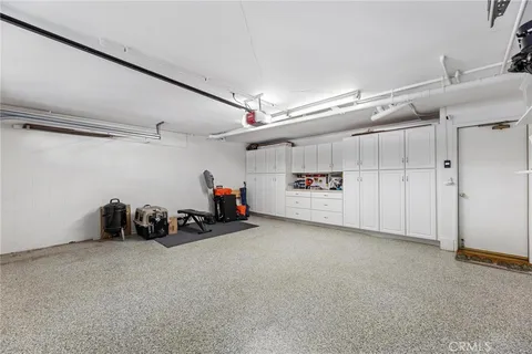 $819,000 | 23163 Mulholland Drive, Unit 6, Woodland Hills, CA 91364