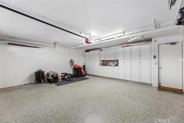 $819,000 | 23163 Mulholland Drive, Unit 6, Woodland Hills, CA 91364