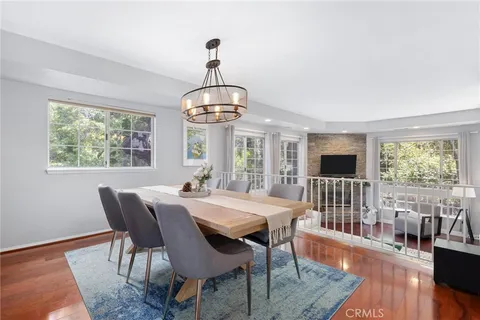 $819,000 | 23163 Mulholland Drive, Unit 6, Woodland Hills, CA 91364