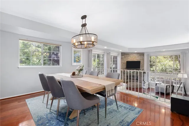 $819,000 | 23163 Mulholland Drive, Unit 6, Woodland Hills, CA 91364