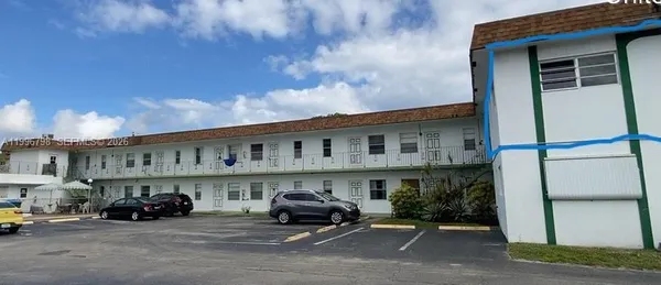 $1,500 | 2219 Polk Street, Unit 1B, Hollywood, FL 33020