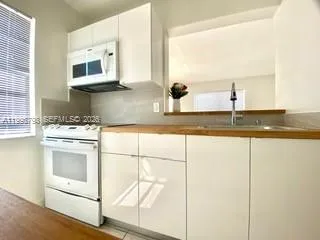 $1,500 | 2219 Polk Street, Unit 1B, Hollywood, FL 33020