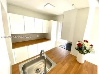 $1,500 | 2219 Polk Street, Unit 1B, Hollywood, FL 33020