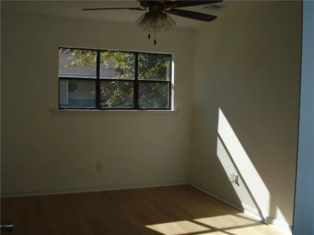 $157,000 | 406 Cedarwood Drive, Unit 406, Mandeville, LA 70471