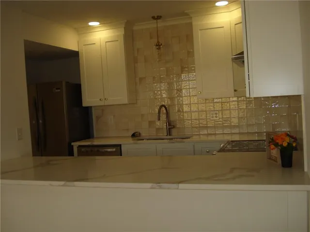 $157,000 | 406 Cedarwood Drive, Unit 406, Mandeville, LA 70471