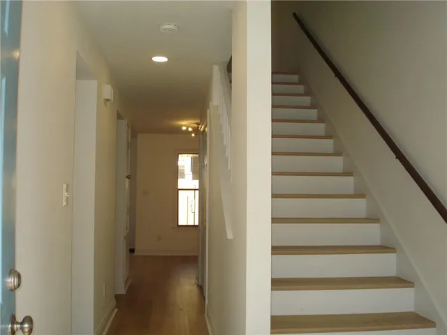 $157,000 | 406 Cedarwood Drive, Unit 406, Mandeville, LA 70471