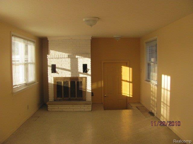 6635 Booth Road North Branch, MI 48461 - Photo 3 of 14 8 Family Room