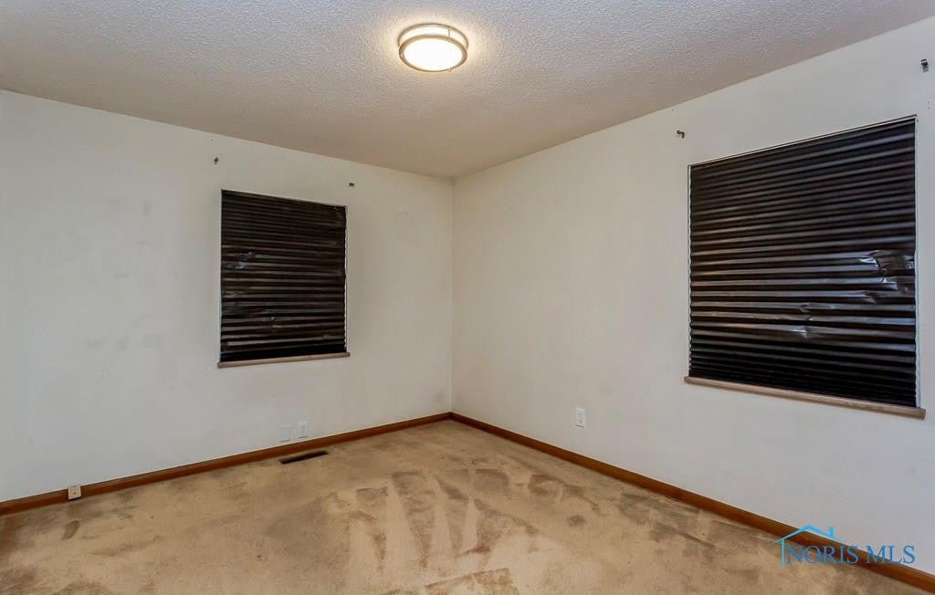 4033 Bowen Road Toledo, OH 43613 - Photo 16 of 24 Gallery Image 16